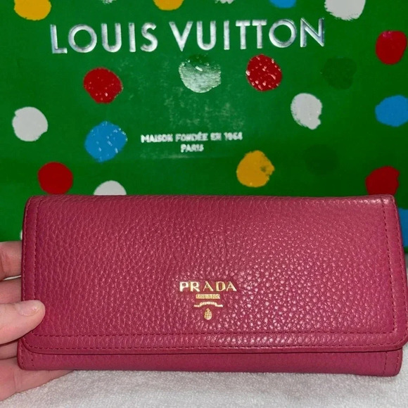 Prada bi fold wallet 🩷 - Picture 1 of 11